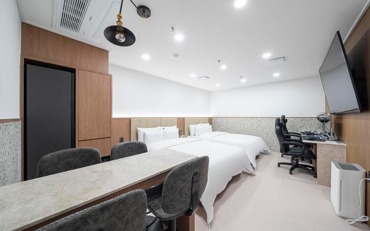 Rosy Hotel Чхонджу Екстер'єр фото