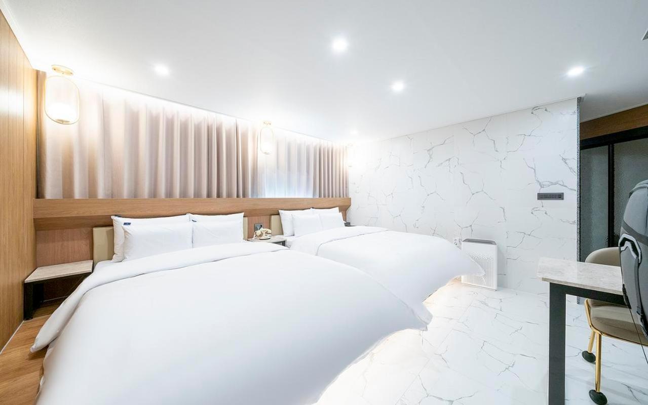 Rosy Hotel Чхонджу Екстер'єр фото