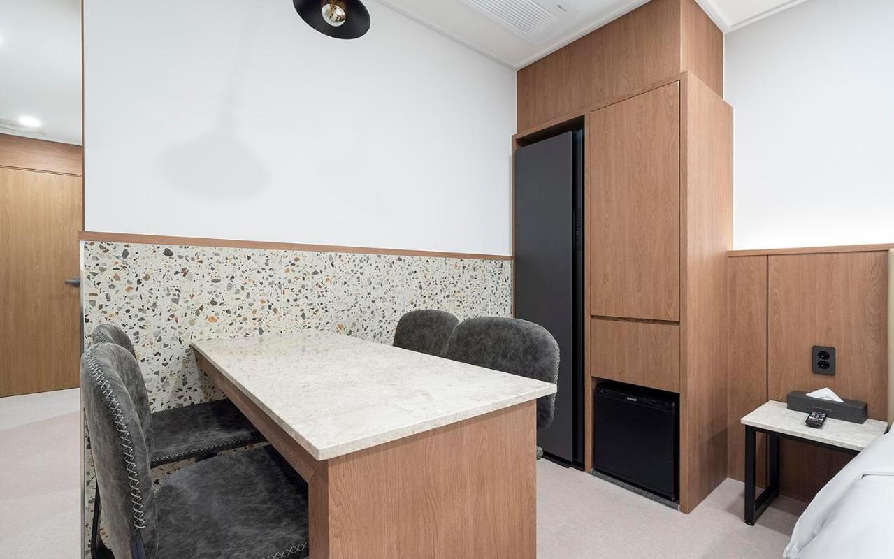 Rosy Hotel Чхонджу Екстер'єр фото