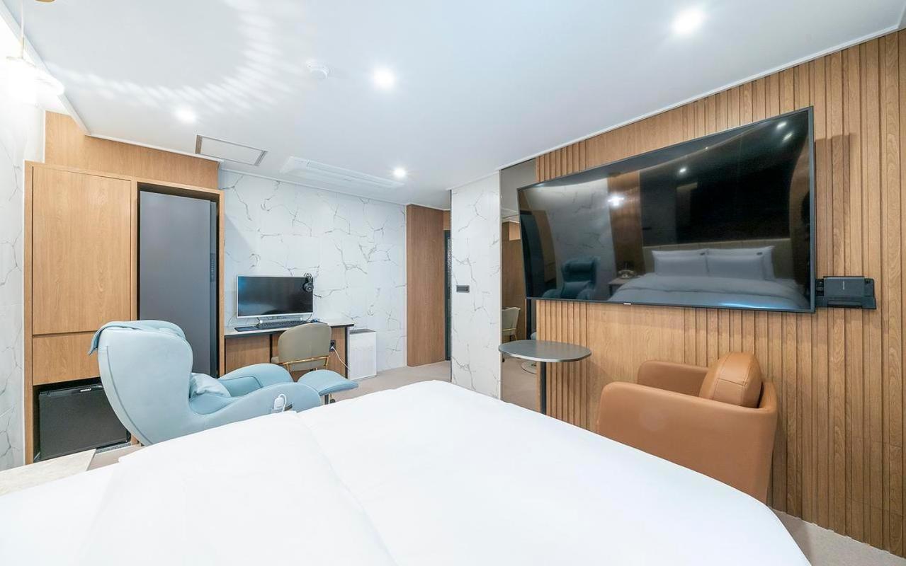 Rosy Hotel Чхонджу Екстер'єр фото