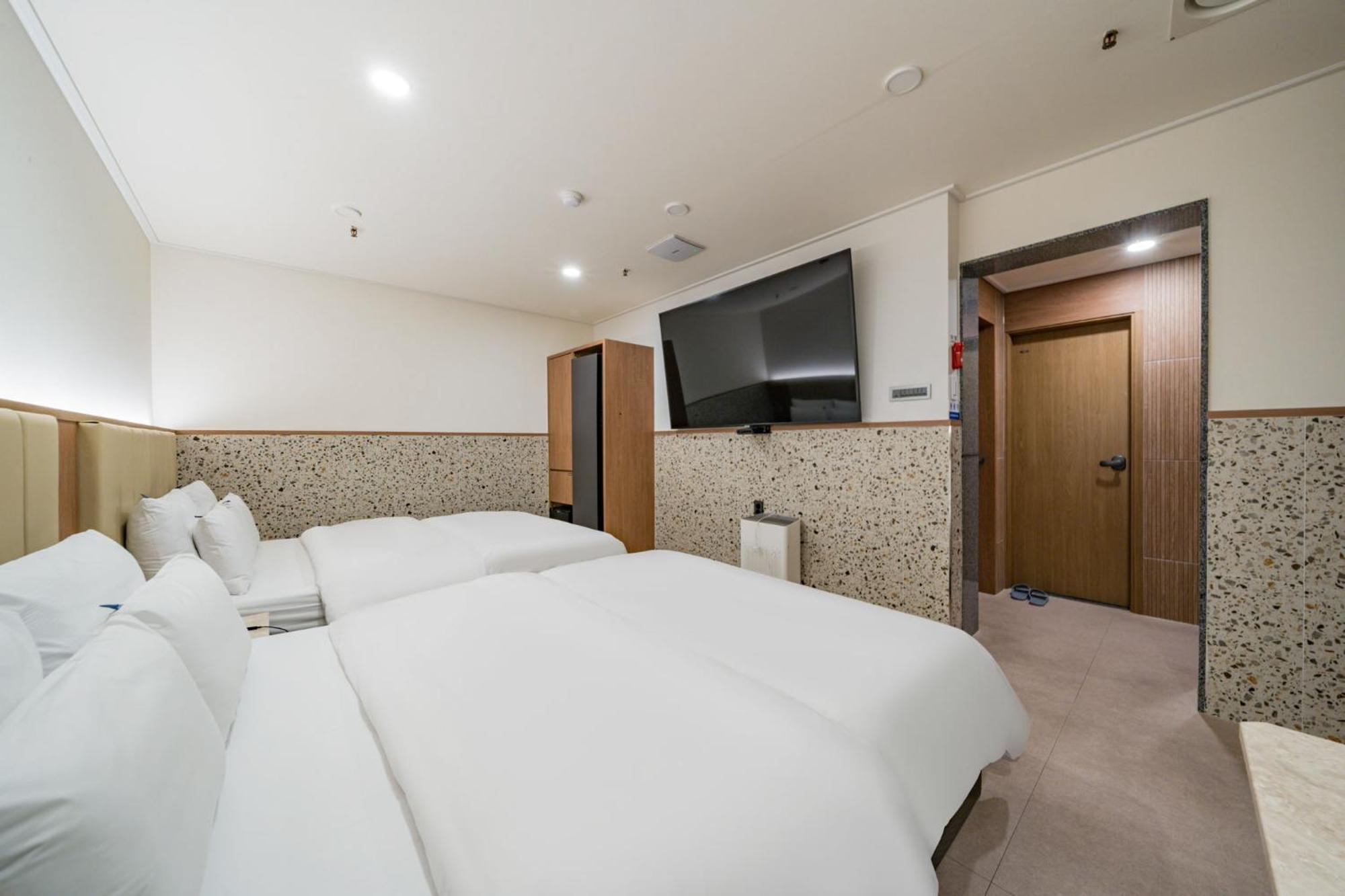 Rosy Hotel Чхонджу Екстер'єр фото