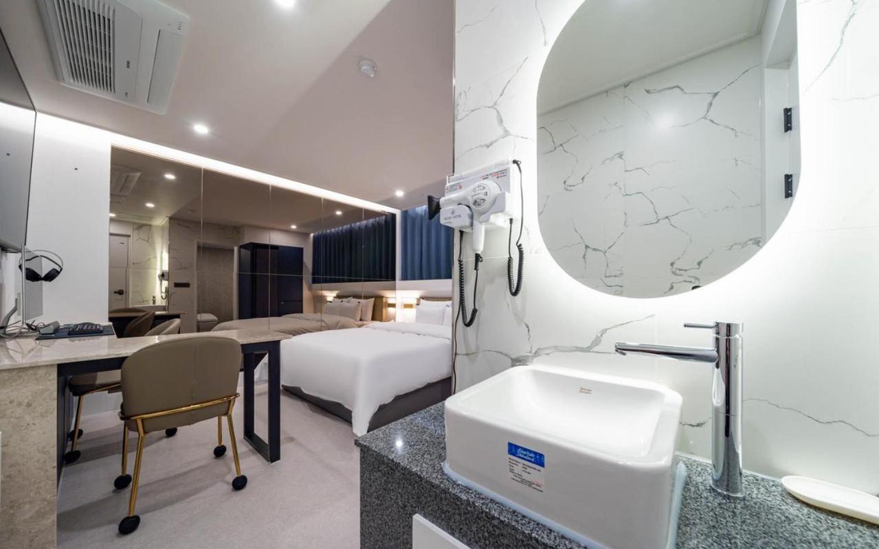 Rosy Hotel Чхонджу Екстер'єр фото