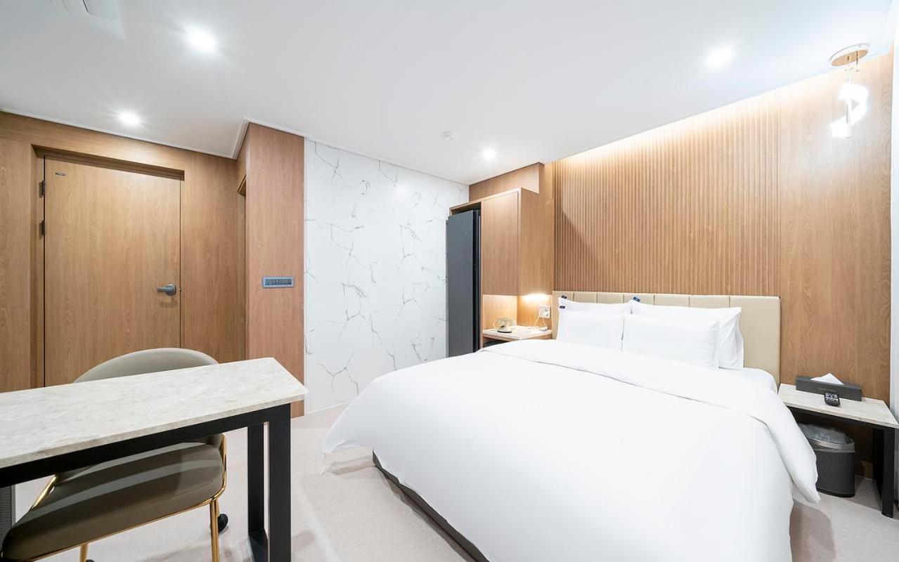 Rosy Hotel Чхонджу Екстер'єр фото
